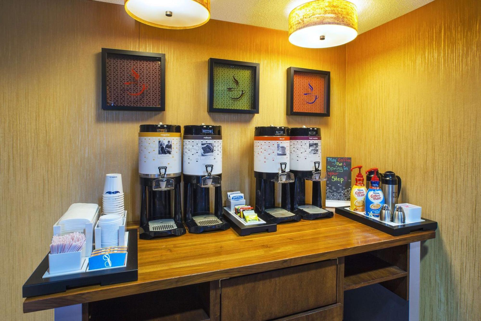 Hampton Inn גיילורד מראה חיצוני תמונה